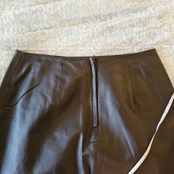 Newport News VTG Brown Leather Skirt Size 10 - Picture 3 of 7